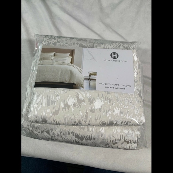 NIB $370 [ Full‎ / Queen ] Duvet Cover for Hotel Collection Plume - Picture 1 of 9